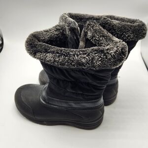 Women's Black Fur-Lined Winter Boots Size 6